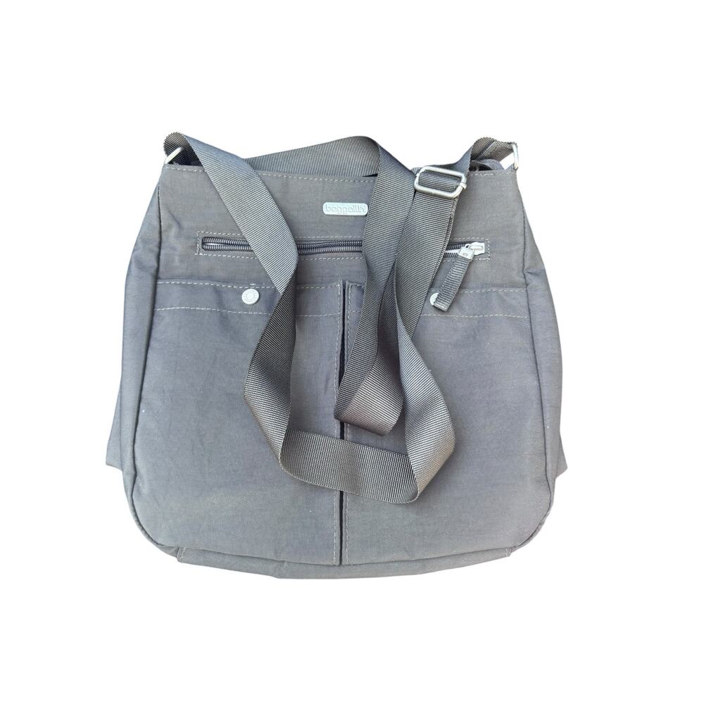 Baggallini Gray Crossbody Purse Bag Lots of Compartments Adjustable Strap